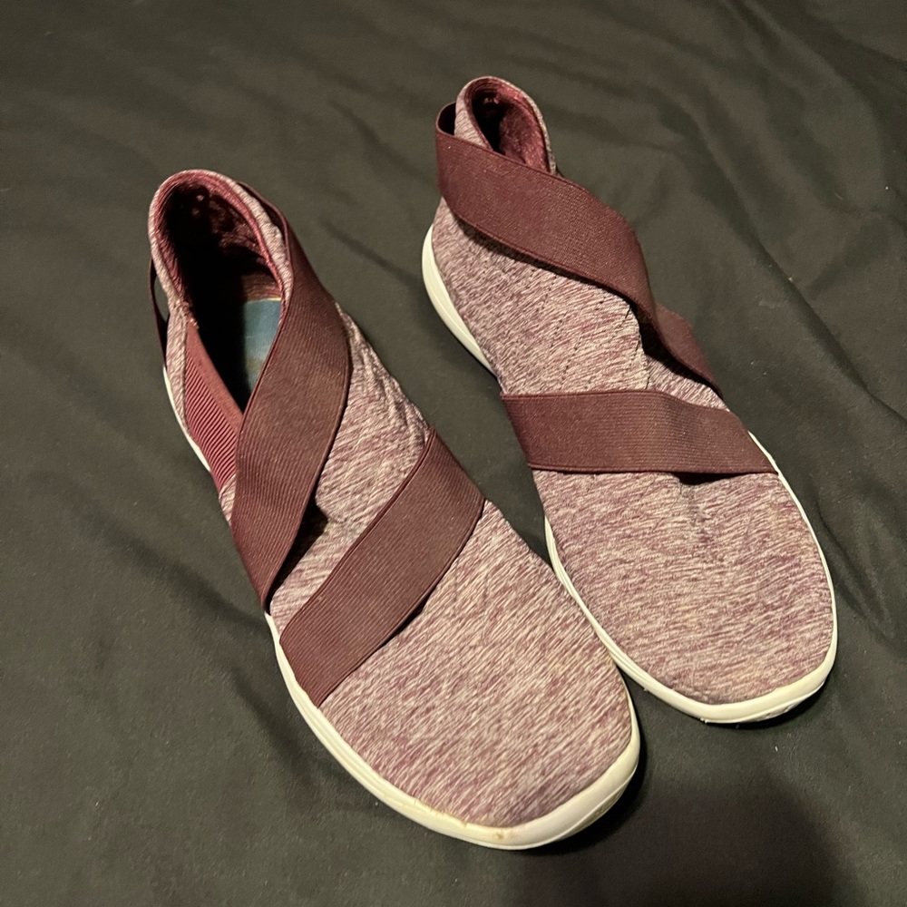 Under armour slip on plum tennis shoes